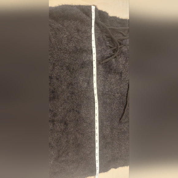 Elegant Black V-Neck Sweater - Picture 8 of 9